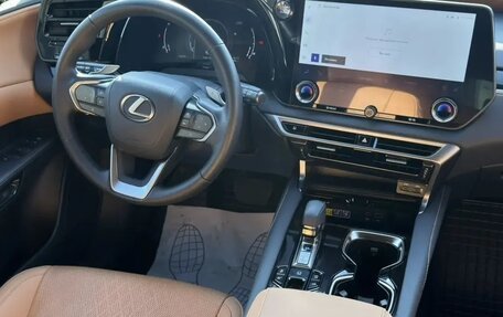 Lexus RX IV рестайлинг, 2023 год, 7 800 000 рублей, 4 фотография