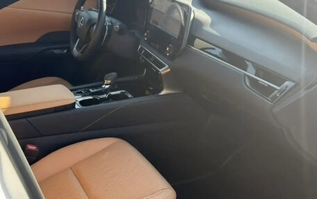 Lexus RX IV рестайлинг, 2023 год, 7 800 000 рублей, 5 фотография