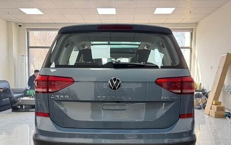 Volkswagen Touran III, 2021 год, 2 480 000 рублей, 7 фотография