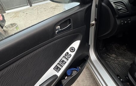 Hyundai Solaris II рестайлинг, 2011 год, 590 000 рублей, 12 фотография