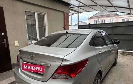 Hyundai Solaris II рестайлинг, 2011 год, 590 000 рублей, 5 фотография