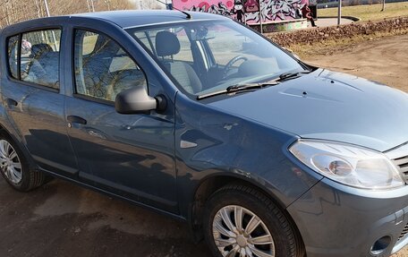 Renault Sandero I, 2013 год, 600 000 рублей, 2 фотография