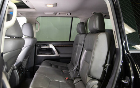 Toyota Land Cruiser 200, 2010 год, 2 698 000 рублей, 8 фотография