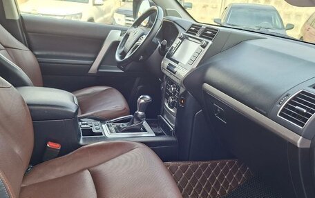 Toyota Land Cruiser Prado 150 рестайлинг 2, 2019 год, 4 949 000 рублей, 17 фотография