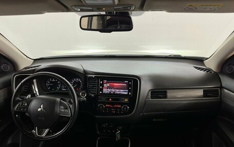 Mitsubishi Outlander III рестайлинг 3, 2018 год, 2 870 000 рублей, 5 фотография