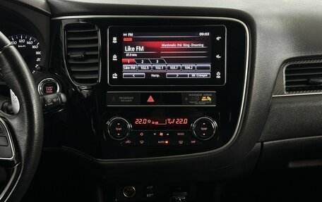 Mitsubishi Outlander III рестайлинг 3, 2018 год, 2 870 000 рублей, 7 фотография