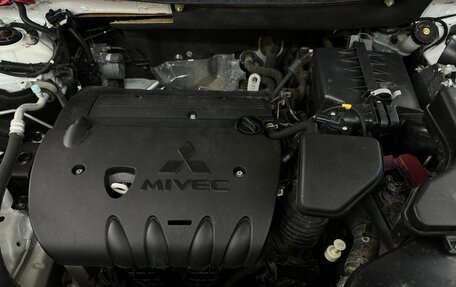 Mitsubishi Outlander III рестайлинг 3, 2018 год, 2 870 000 рублей, 16 фотография