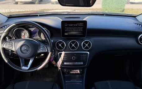 Mercedes-Benz A-Класс, 2017 год, 1 780 000 рублей, 6 фотография