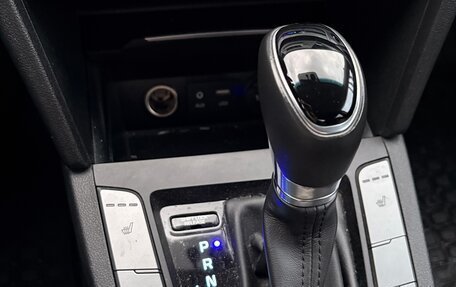 Hyundai Elantra VI рестайлинг, 2017 год, 2 150 000 рублей, 6 фотография