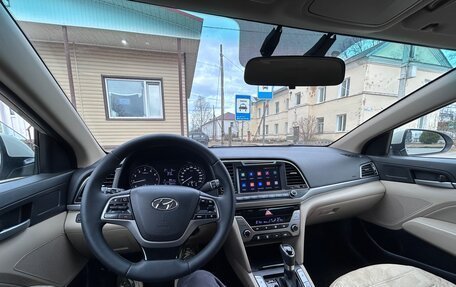 Hyundai Elantra VI рестайлинг, 2017 год, 1 500 000 рублей, 6 фотография