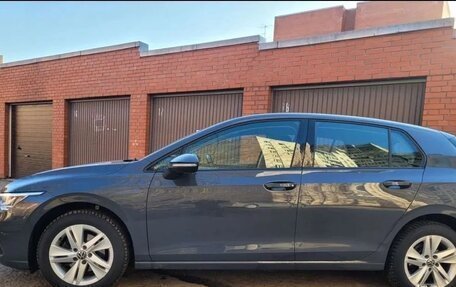 Volkswagen Golf VIII, 2020 год, 2 000 000 рублей, 2 фотография