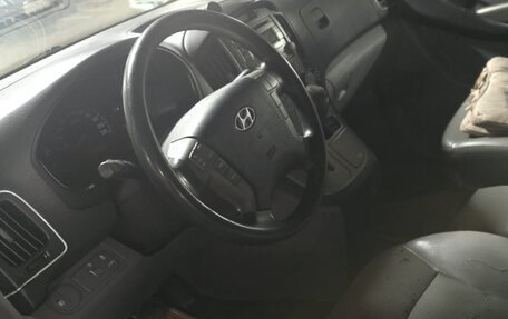 Hyundai Grand Starex Grand Starex I рестайлинг 2, 2012 год, 1 300 000 рублей, 2 фотография