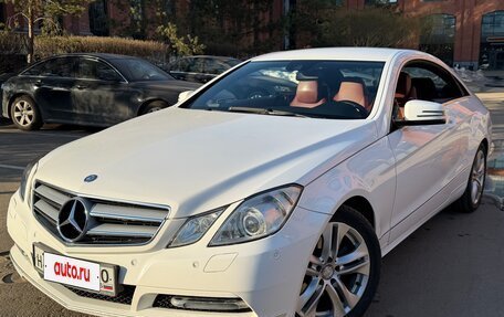 Mercedes-Benz E-Класс, 2013 год, 1 900 000 рублей, 2 фотография