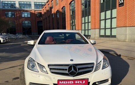 Mercedes-Benz E-Класс, 2013 год, 1 900 000 рублей, 1 фотография