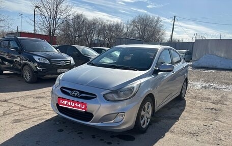 Hyundai Solaris II рестайлинг, 2012 год, 700 000 рублей, 1 фотография