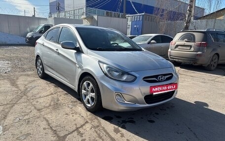 Hyundai Solaris II рестайлинг, 2012 год, 700 000 рублей, 3 фотография