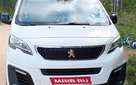 Peugeot Traveller I, 2018 год, 2 150 000 рублей, 3 фотография