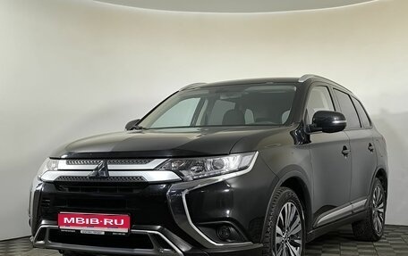 Mitsubishi Outlander III рестайлинг 3, 2021 год, 2 580 000 рублей, 1 фотография