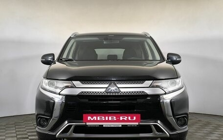 Mitsubishi Outlander III рестайлинг 3, 2021 год, 2 580 000 рублей, 2 фотография