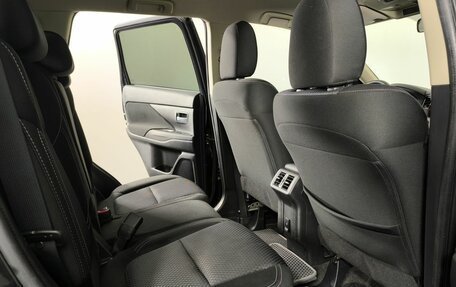 Mitsubishi Outlander III рестайлинг 3, 2021 год, 2 580 000 рублей, 12 фотография