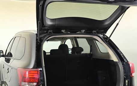 Mitsubishi Outlander III рестайлинг 3, 2021 год, 2 580 000 рублей, 17 фотография