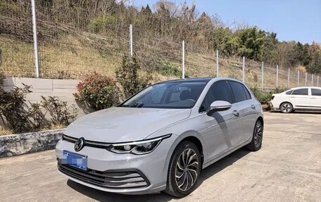 Volkswagen Golf VIII, 2023 год, 1 690 050 рублей, 1 фотография