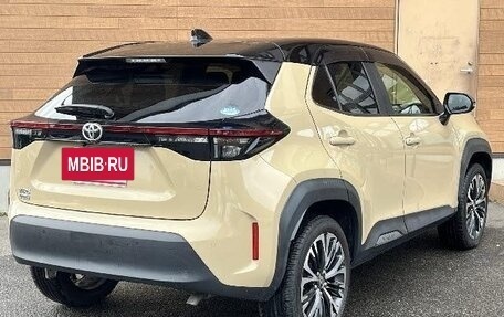 Toyota Yaris Cross, 2022 год, 1 241 030 рублей, 3 фотография