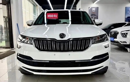 Skoda Karoq I, 2023 год, 1 691 027 рублей, 2 фотография