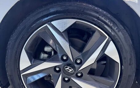 Hyundai Elantra, 2022 год, 1 240 050 рублей, 21 фотография