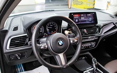 BMW 1 серия, 2022 год, 1 810 000 рублей, 11 фотография