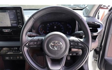 Toyota Yaris Cross, 2022 год, 1 490 007 рублей, 10 фотография