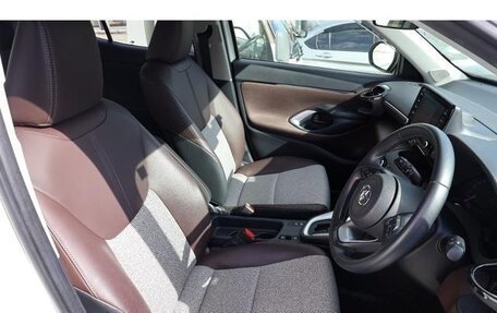 Toyota Yaris Cross, 2022 год, 1 490 007 рублей, 9 фотография