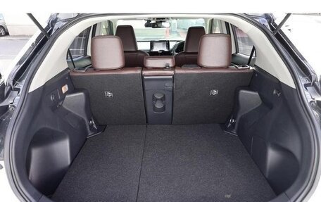 Toyota Yaris Cross, 2022 год, 1 490 007 рублей, 12 фотография