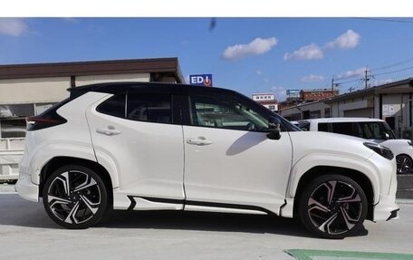 Toyota Yaris Cross, 2022 год, 1 490 007 рублей, 5 фотография