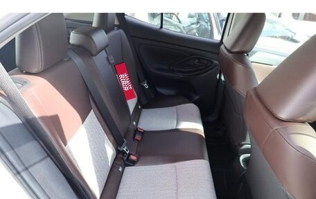 Toyota Yaris Cross, 2022 год, 1 490 007 рублей, 11 фотография