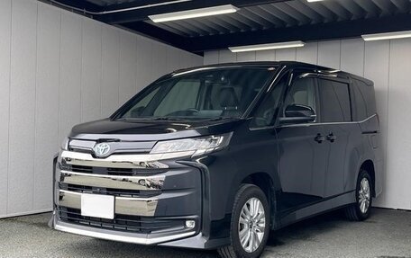 Toyota Noah, 2023 год, 2 590 000 рублей, 1 фотография