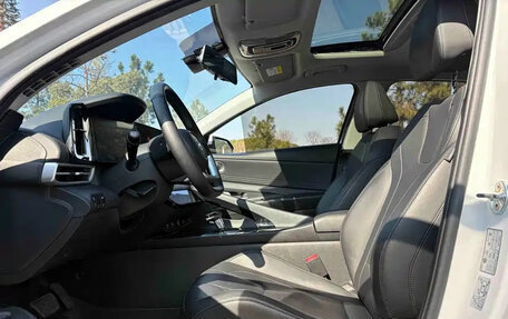 Hyundai Elantra, 2023 год, 1 395 007 рублей, 6 фотография