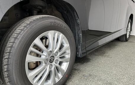 Toyota Noah, 2023 год, 2 590 000 рублей, 7 фотография