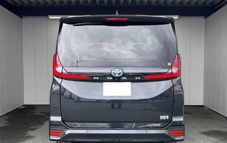 Toyota Noah, 2023 год, 2 590 000 рублей, 5 фотография