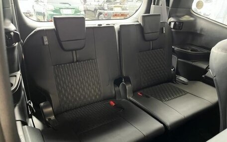 Toyota Noah, 2023 год, 2 590 000 рублей, 25 фотография