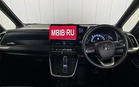 Toyota Noah, 2023 год, 2 590 000 рублей, 22 фотография