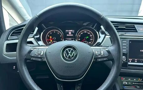 Volkswagen Touran III, 2022 год, 1 590 050 рублей, 10 фотография