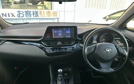 Toyota C-HR I рестайлинг, 2017 год, 1 520 669 рублей, 8 фотография