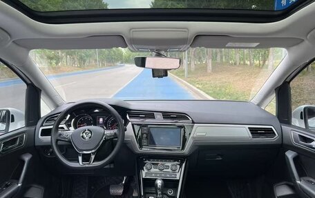 Volkswagen Touran III, 2022 год, 1 557 030 рублей, 7 фотография