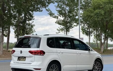 Volkswagen Touran III, 2022 год, 1 557 030 рублей, 4 фотография