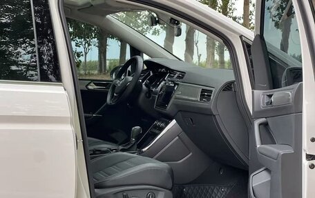 Volkswagen Touran III, 2022 год, 1 557 030 рублей, 10 фотография