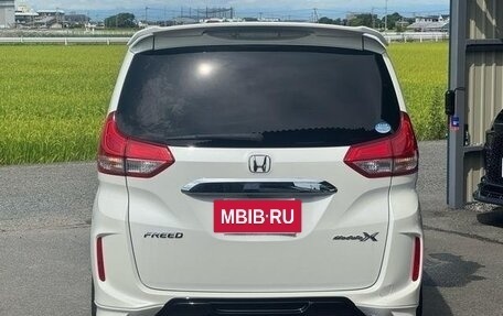 Honda Freed II, 2017 год, 990 007 рублей, 6 фотография