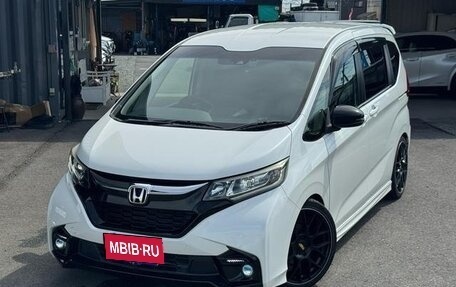 Honda Freed II, 2017 год, 990 007 рублей, 2 фотография