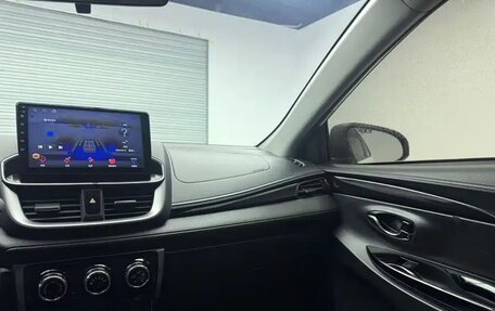 Toyota Yaris XP150 рестайлинг, 2022 год, 1 090 050 рублей, 17 фотография