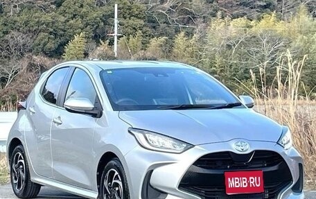 Toyota Yaris, 2022 год, 980 007 рублей, 1 фотография